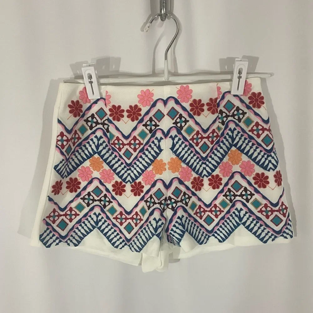 Lulu’s White Embroidered Floral Shorts